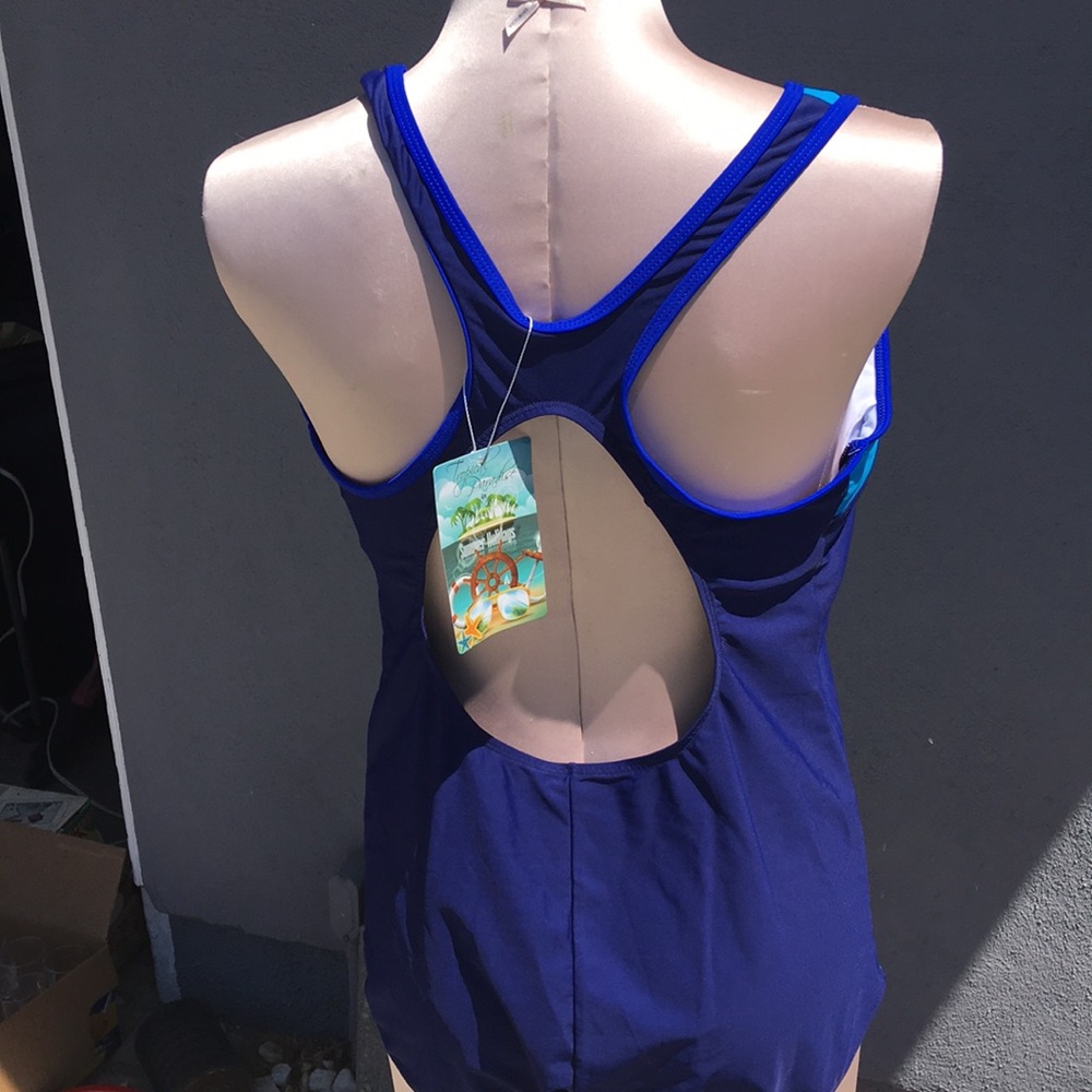 One piece - Picture 4 of 6